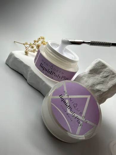 ManiQueen liquid PolyPlay claud white